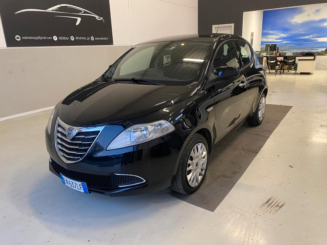 Lancia Ypsilon 1.2 69 CV 5 porte S&S Silver
