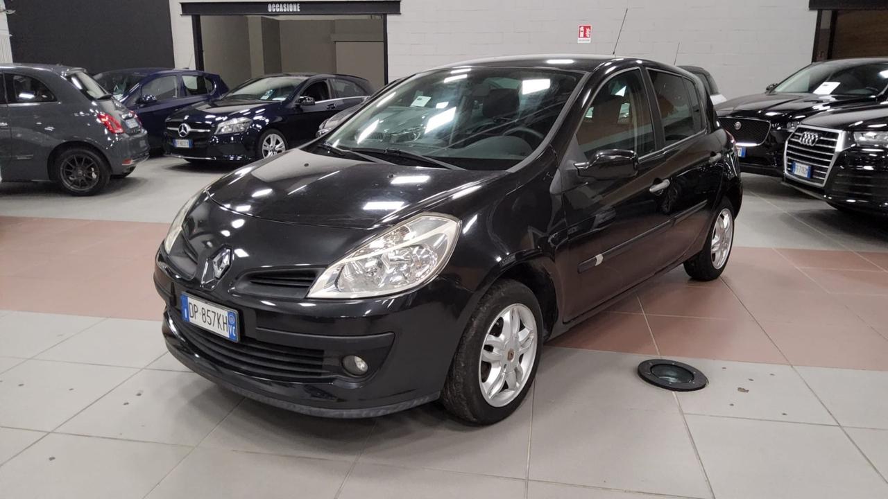 Renault Clio 1.2 16V 5 porte Le Iene