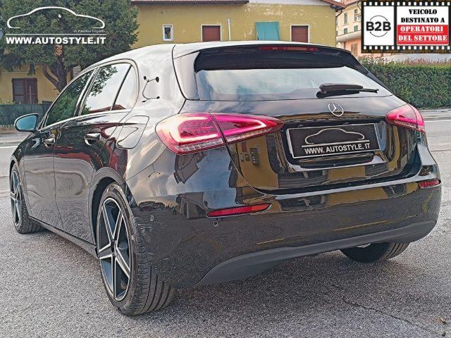 MERCEDES-BENZ A 180 d Automatic Business