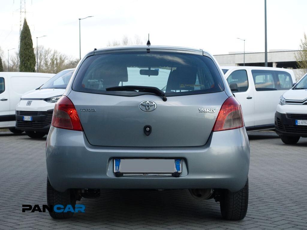 Toyota Yaris 1.0 5 porte Sol