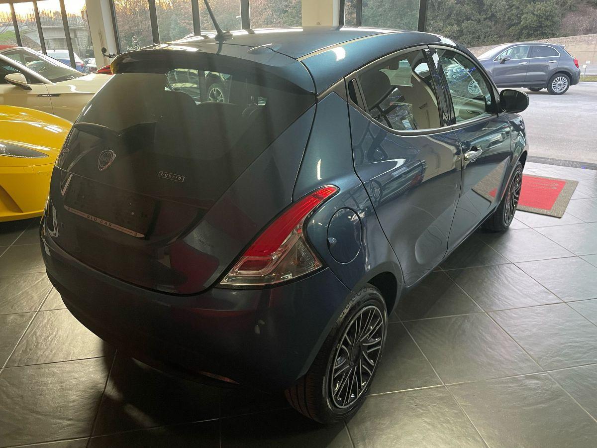 LANCIA YPSILON 1.0HYBRID 70cv