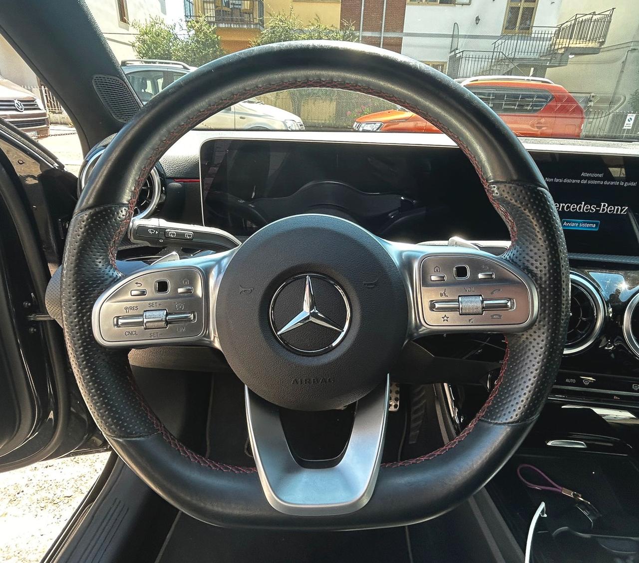 Mercedes-Benz A 180 Premium AMG