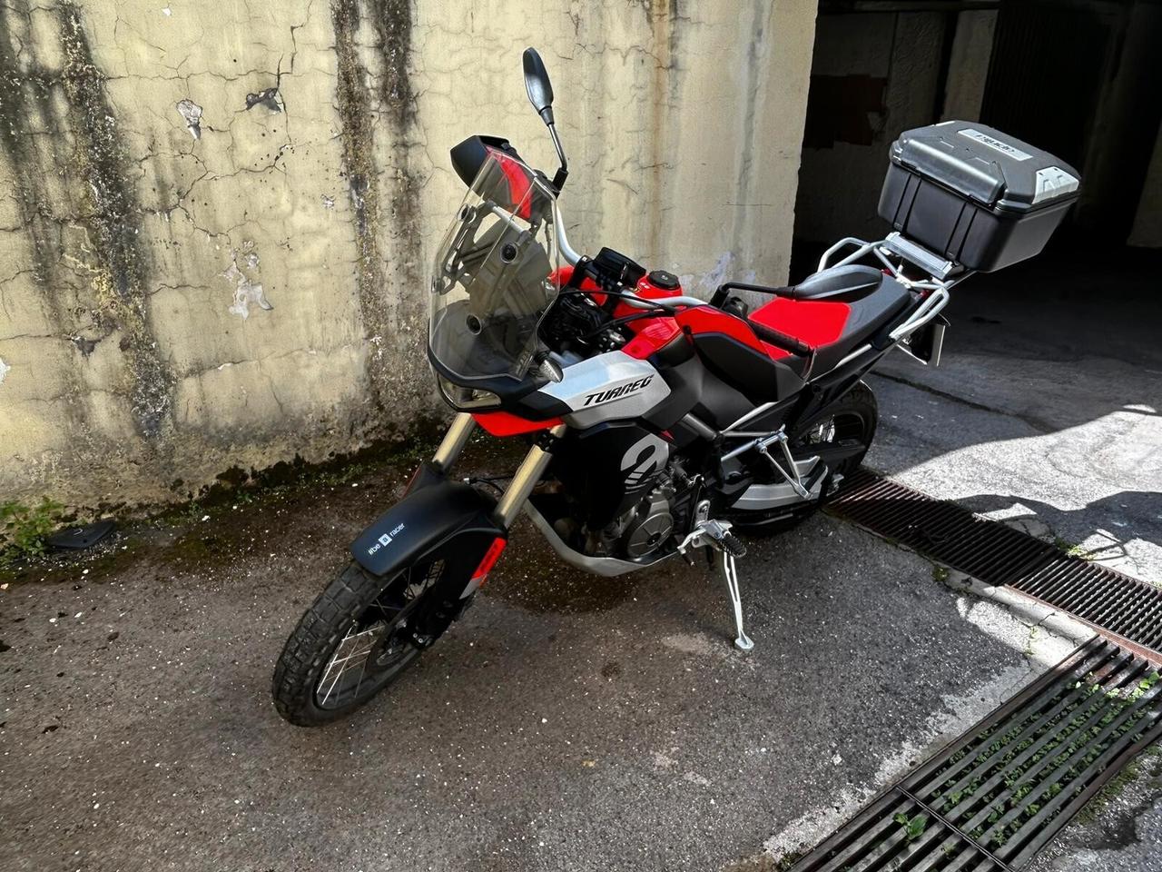 APRILIA Tuareg 660 TUAREG - 05/2022 -8700 Km - 10000 €