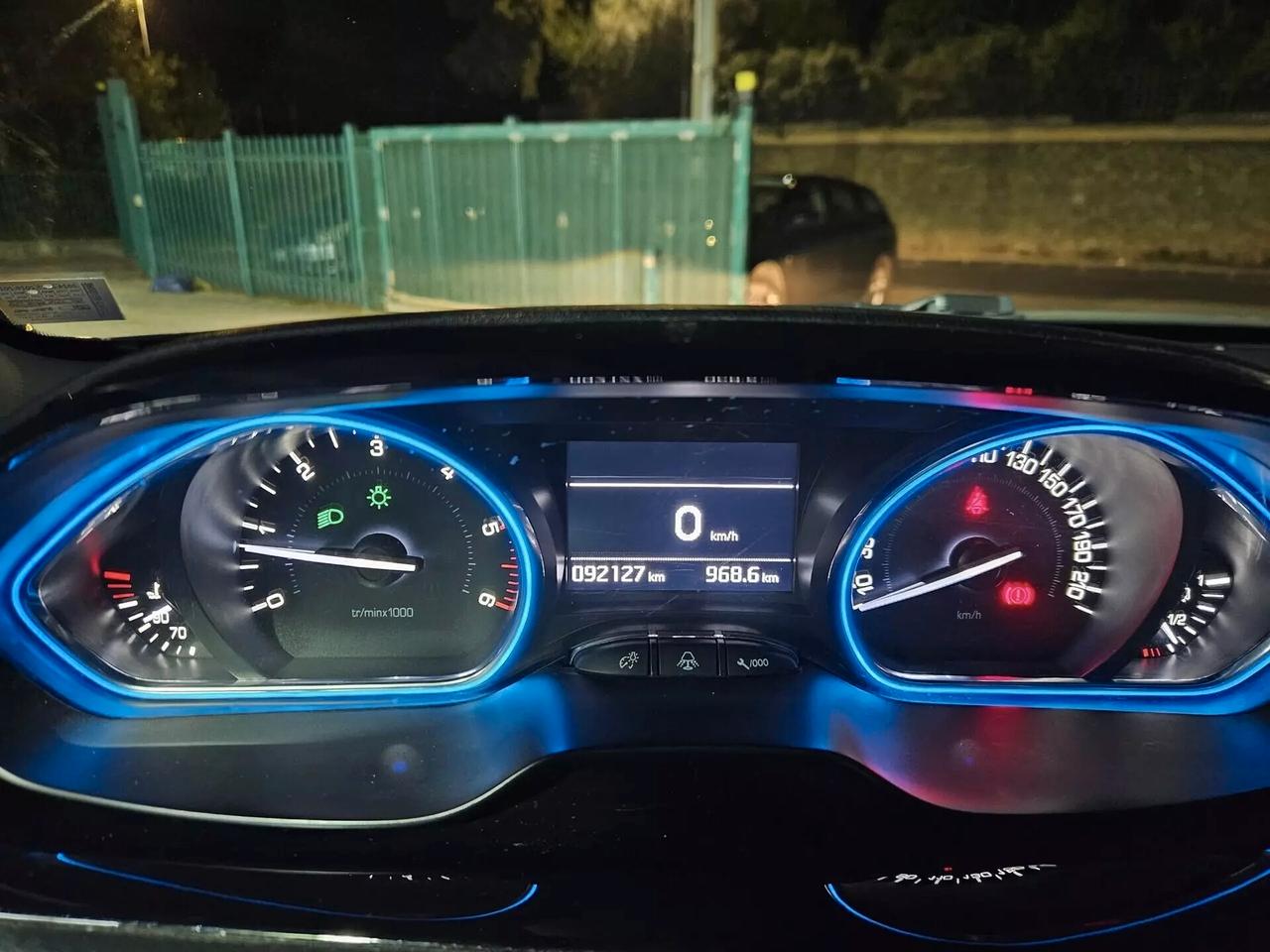 Peugeot 2008 BlueHDi 100 S&S Allure