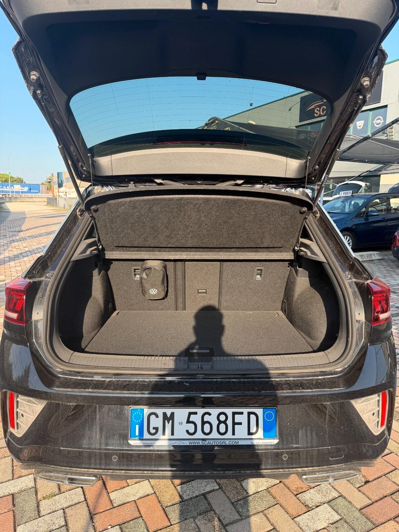 VW T-ROC 2.0 TDI SCR R-Line Neo patentati