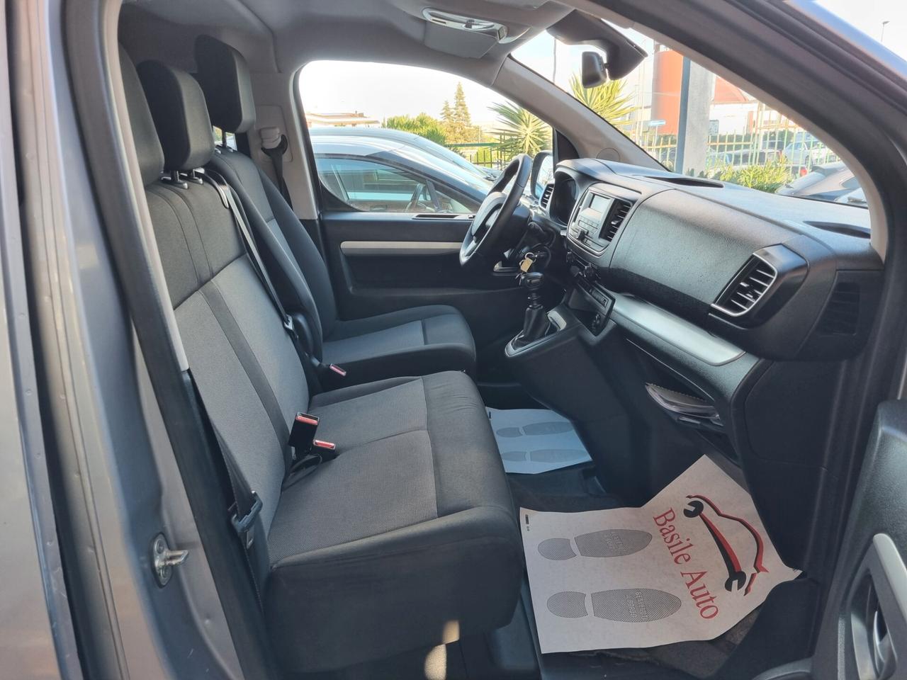 Peugeot TRAVELLER BLUEHDI 120 S&S BUSINESS STANDARD FP TRAVELLER BLUEHDI 120 S&S BUSINESS STANDARD FP