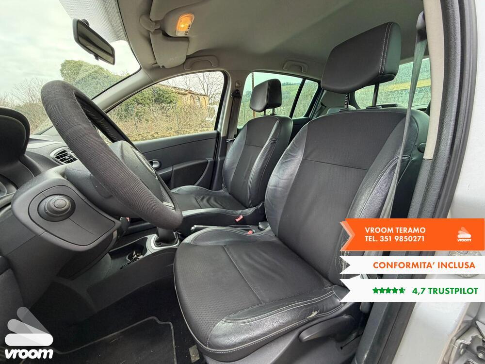 RENAULT Clio 3ª serie 1.2 16V 5 porte