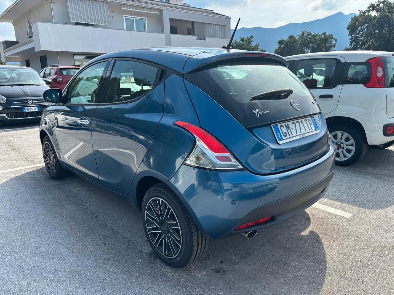 Lancia Ypsilon GOLD 1.0 HYBRID 5 porte - 2023