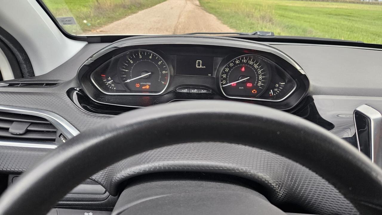 Peugeot 208 PureTech 82 Stop&Start 5 porte Signature