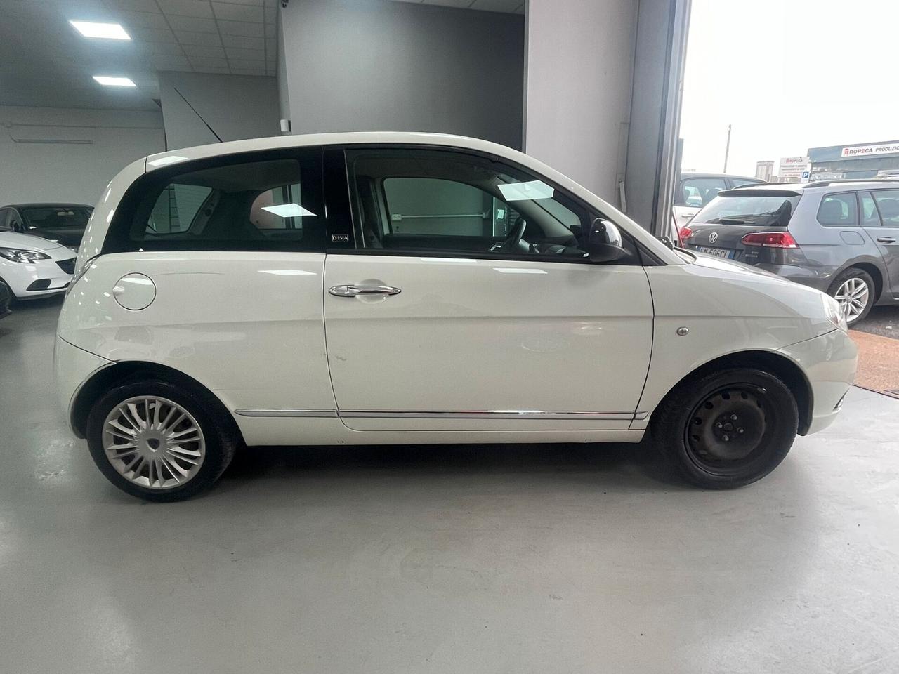 Lancia Ypsilon 1.2 69 CV 5 porte S&S Platinum