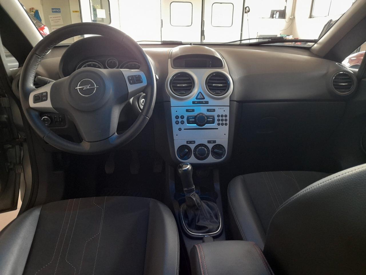 Opel Corsa 1.2 5 porte Cosmo