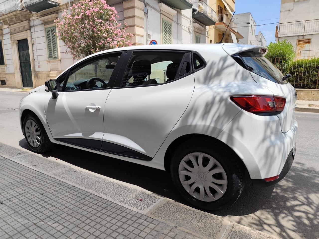 Renault Clio 1.5 dCi 75CV DIESEL NAVI