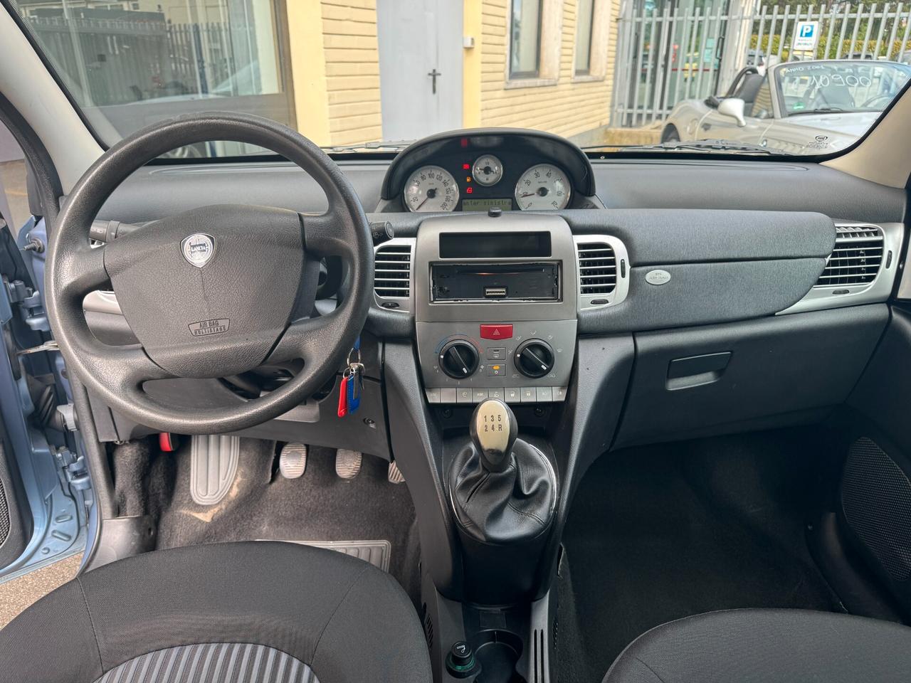 Lancia Ypsilon 1.3 MJT 75 CV Argento NEOPATENTATI