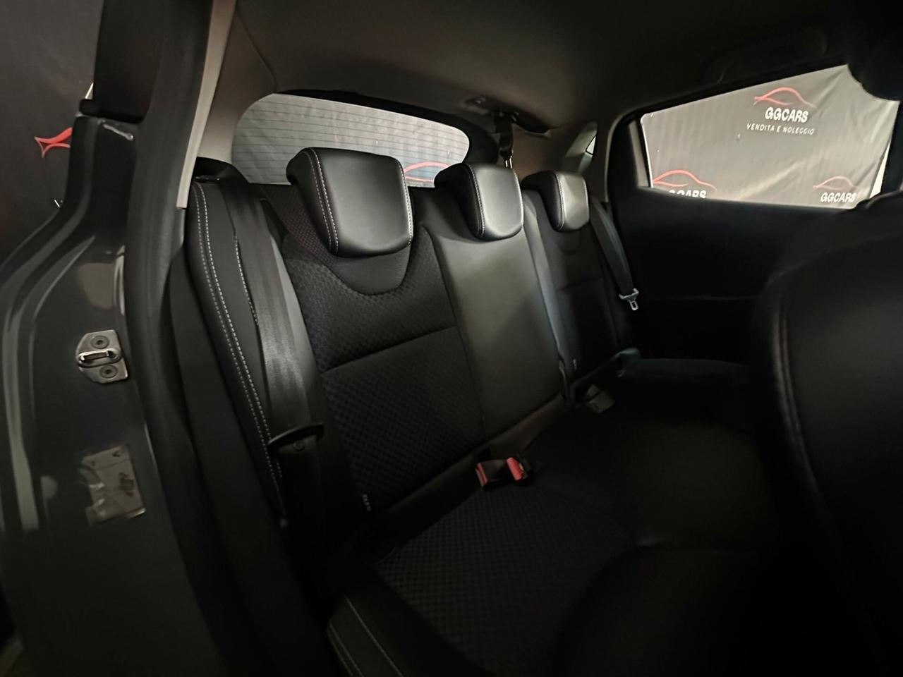 Renault Clio dCi 8V 90 CV 5 porte Moschino Intens