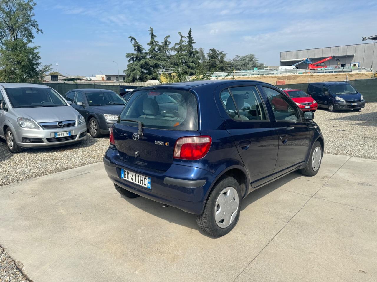 Toyota Yaris 1.0i 16V cat 5 porte Sol benzina neopatentati