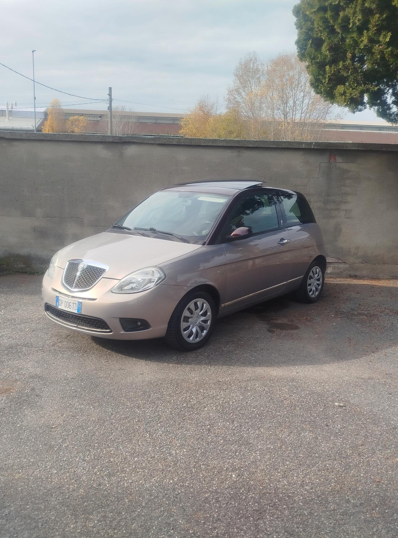 Lancia Ypsilon 1.2 E-Collection