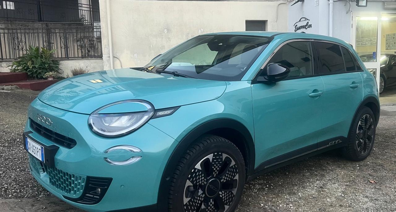 Fiat 600 Hybrid 100 cv CV DCT MHEV La Prima kmo