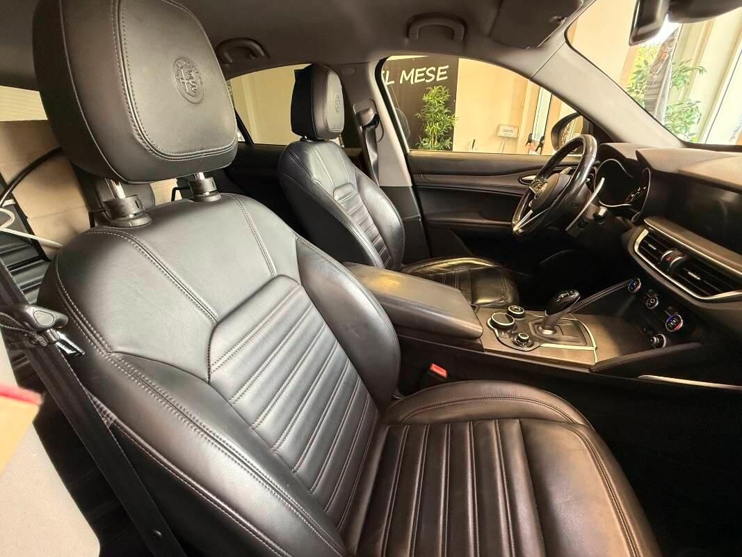 Alfa Romeo Stelvio 2.2 t Business Q4 210cv auto