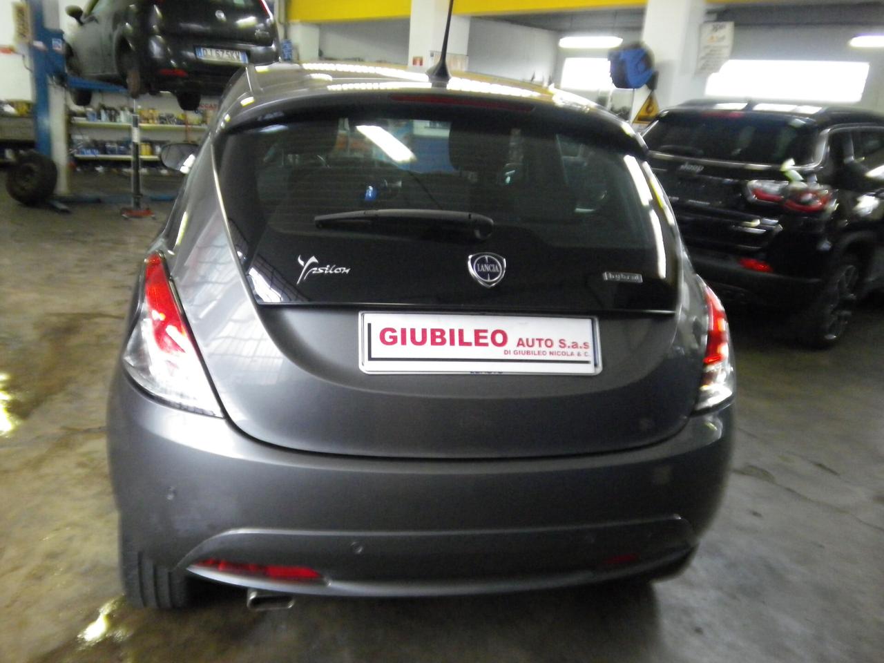 Lancia Ypsilon 1.0 FireFly 5 porte S&S Hybryd Gold