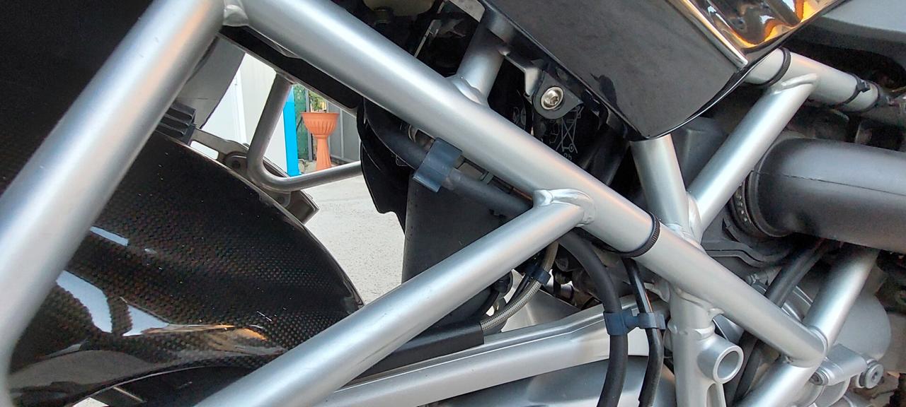 BMW R 1200 SOSPENSIONI REGOLABILI 2 VALIGIE DISTRIBUZIONE FATTA IMPECCABILE