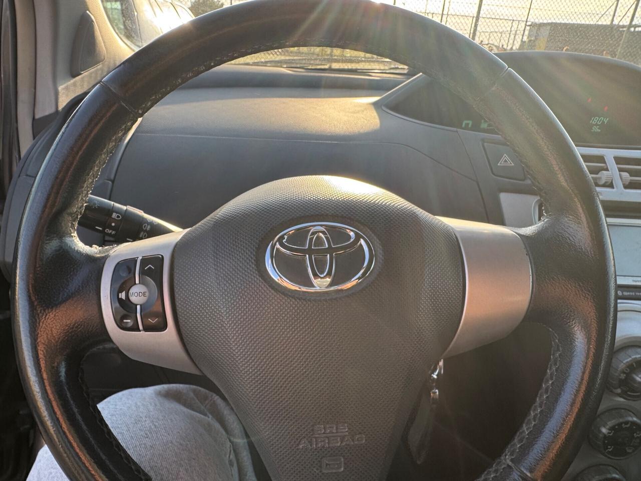 Toyota Yaris 1.3 5 porte M-MT Navi