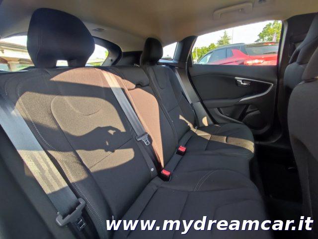 VOLVO V40 D3 Geartronic Momentum