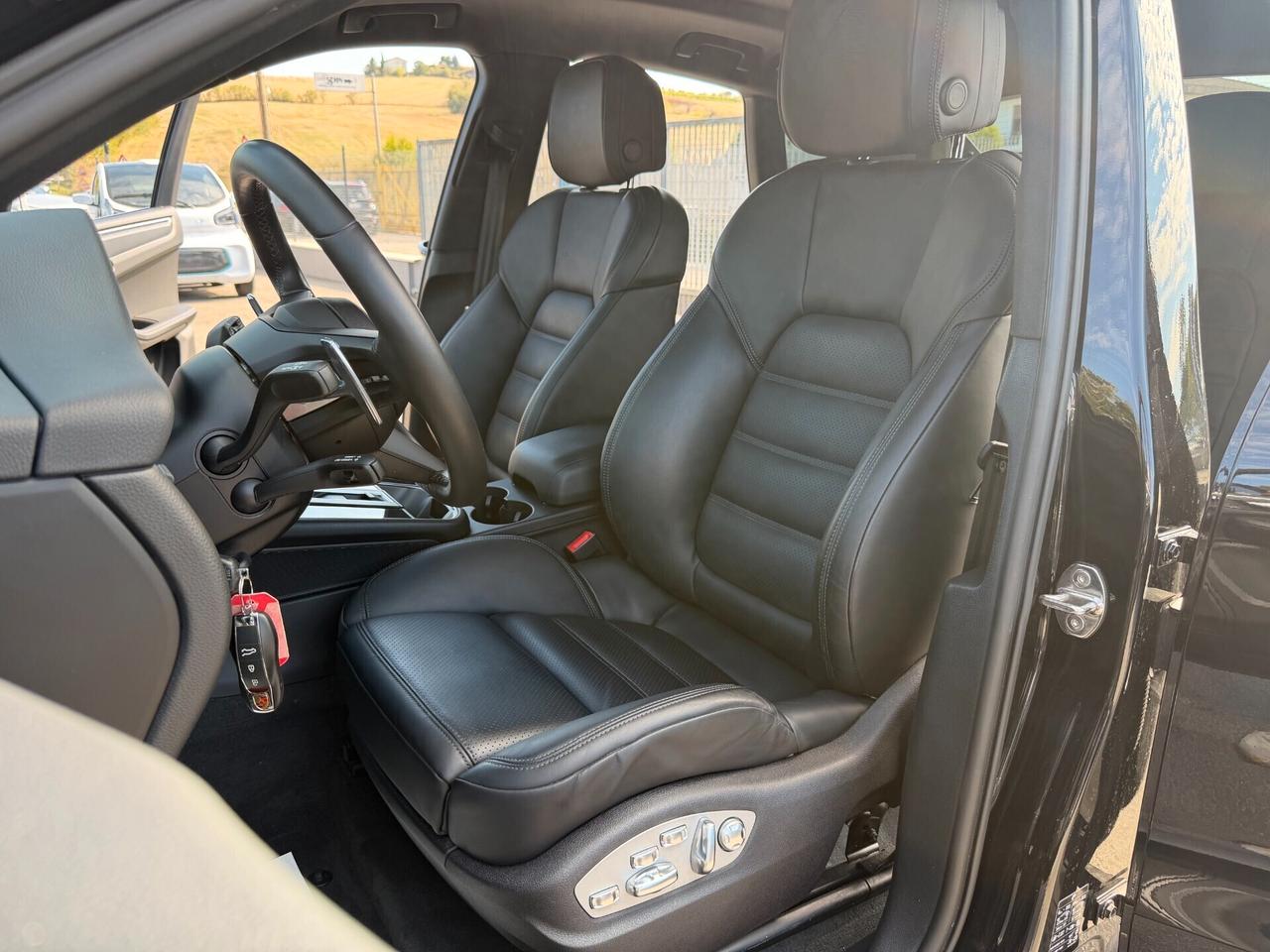 Porsche Macan 2.0 /TETTO/SCARICO/NAVI/21"/CARPLAY/LED/KM DOC