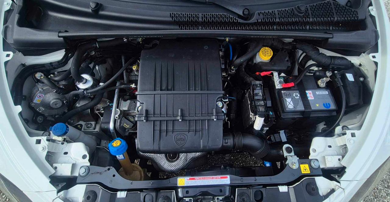 Lancia Ypsilon 1.2 69 CV 5 porte GPL Ecochic Gold casa madre