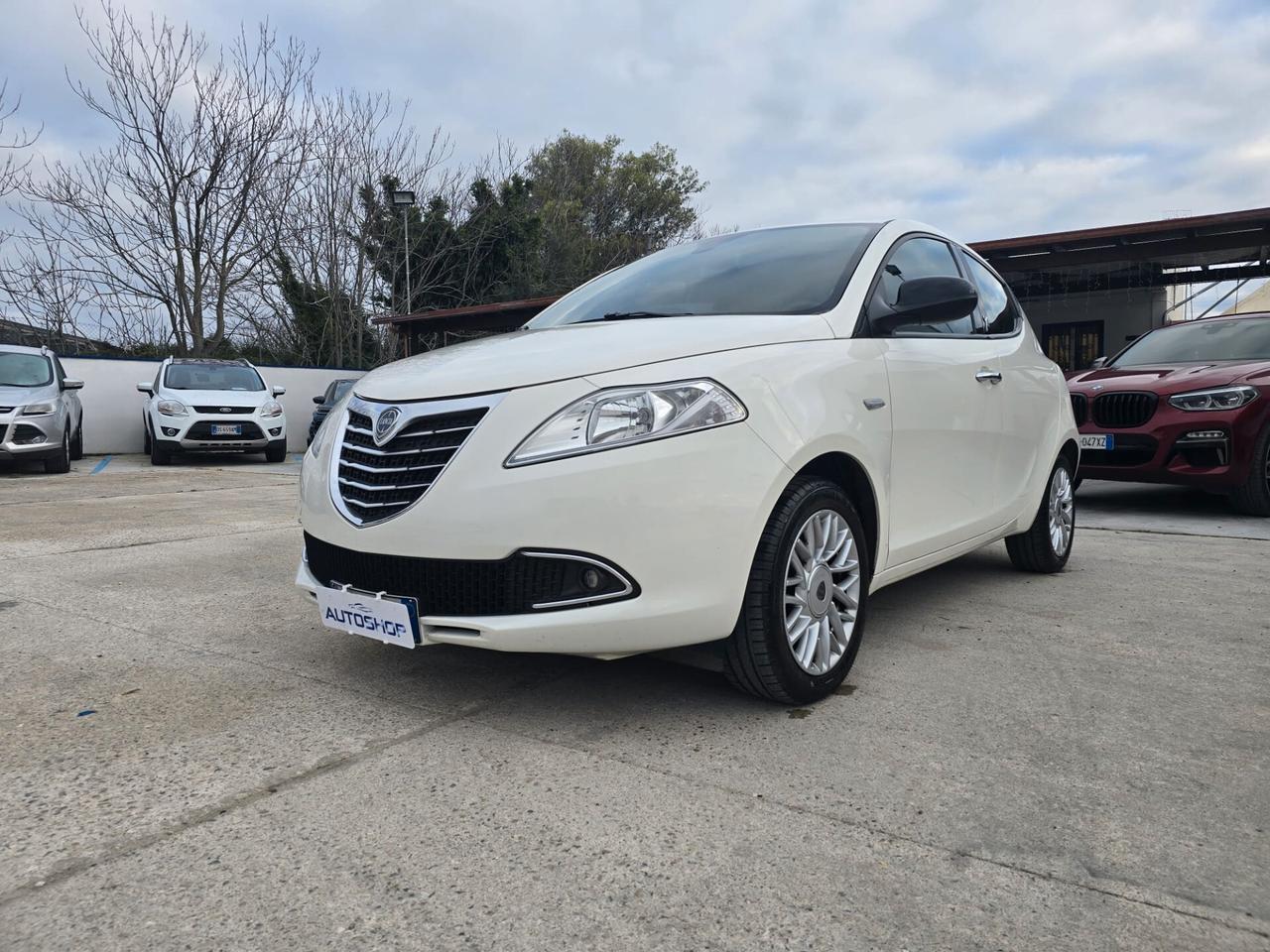 Lancia Ypsilon 1.2 69 CV 5 porte Platinum