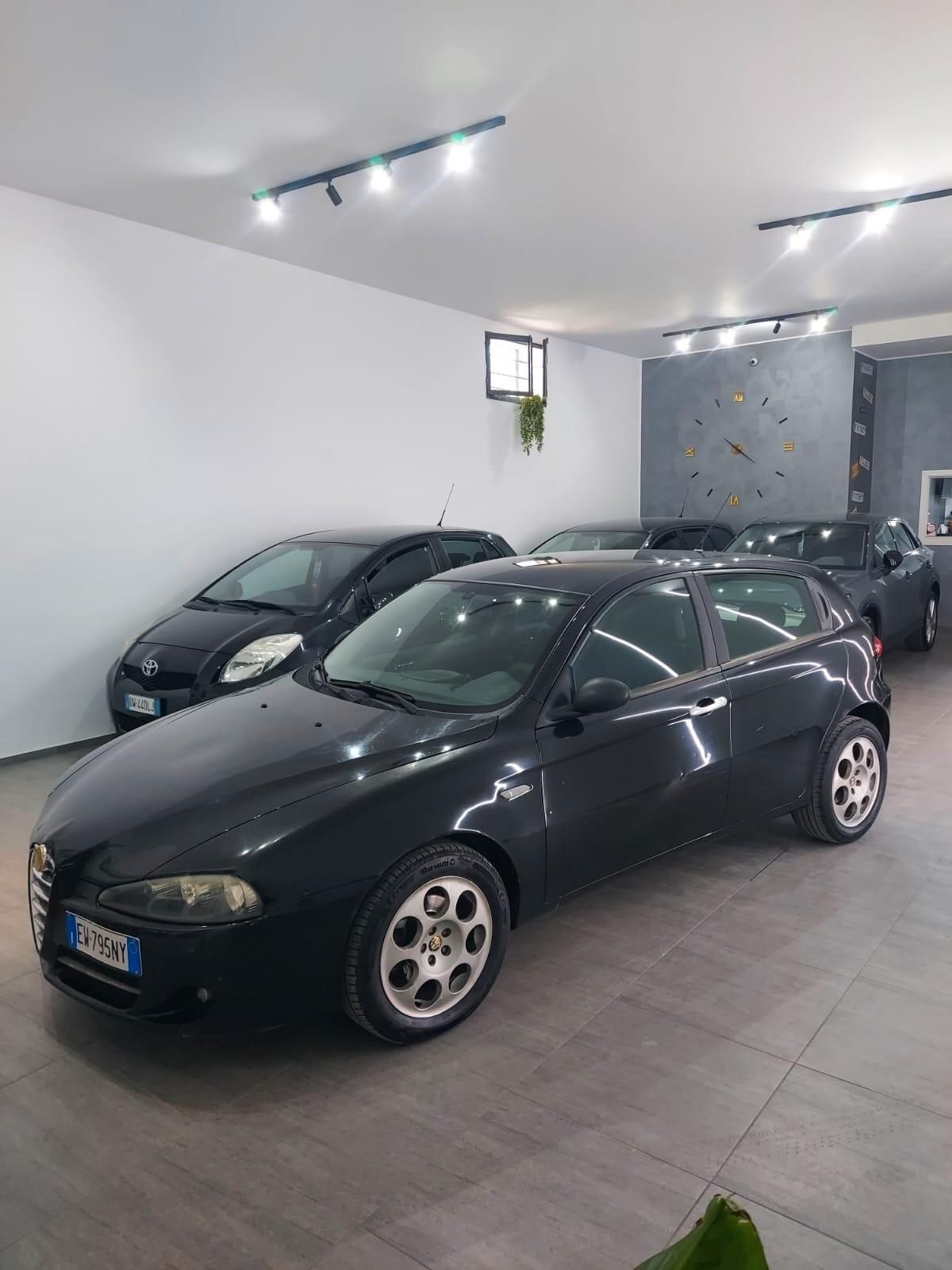 Alfa Romeo 147 1.9 JTD (120) 5 porte Distinctive