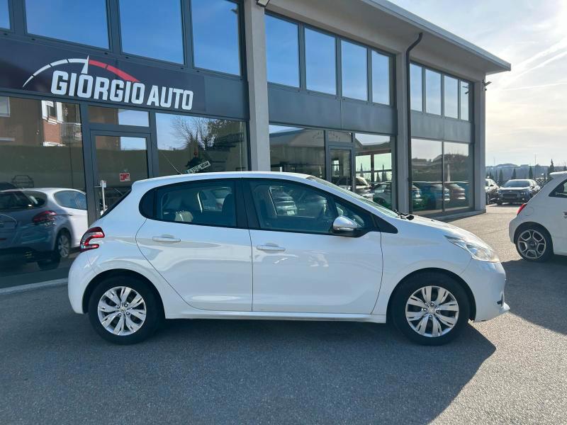 Peugeot 208 5 Porte 208 5p 1.4 hdi 8v Active
