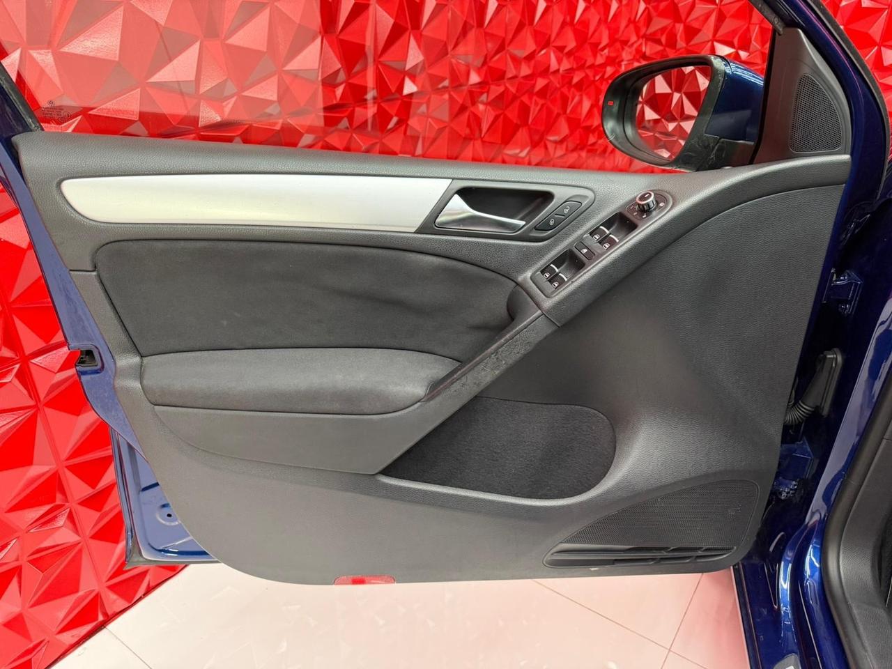 Volkswagen Golf 1.6 TDI DSG 5p. Highline OK NEOPATENTATI