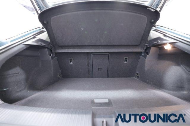 VOLKSWAGEN T-Roc 1.5 TSI ACT DSG LIFE FARI LED