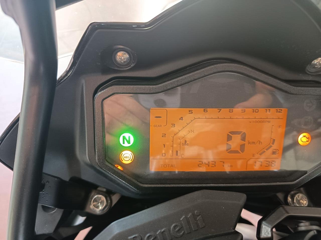 Benelli TRK 250