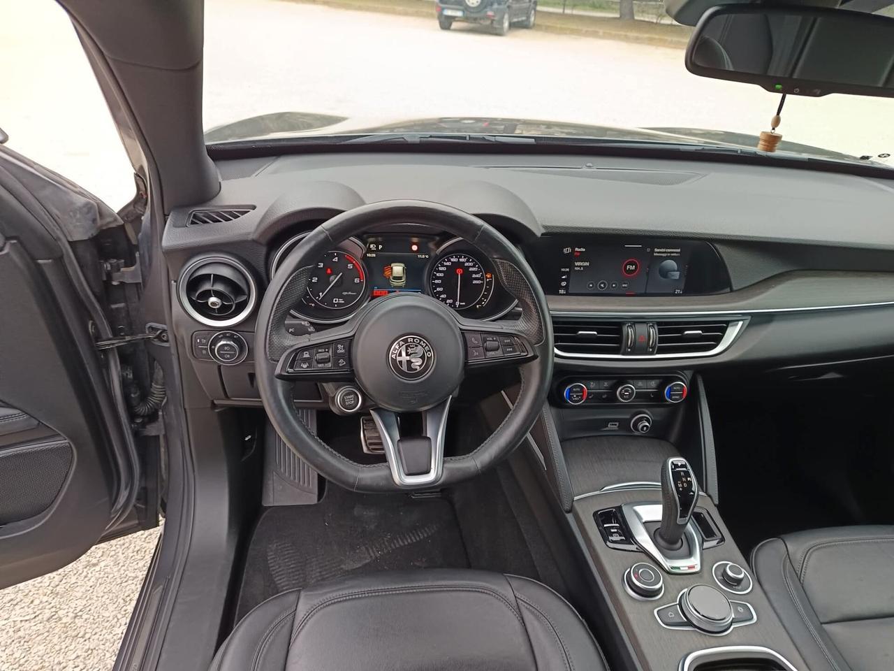 Alfa Romeo Stelvio 210 CV AT8 Q4 Ti Tua 287€ al Mese