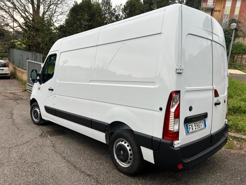 RENAULT Master master T35 2.3 dci 130cv L2H2 E6