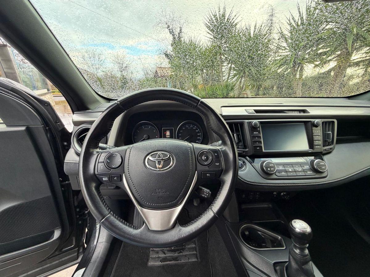 TOYOTA - RAV4 - 2.0 D-4D 2WD Business
