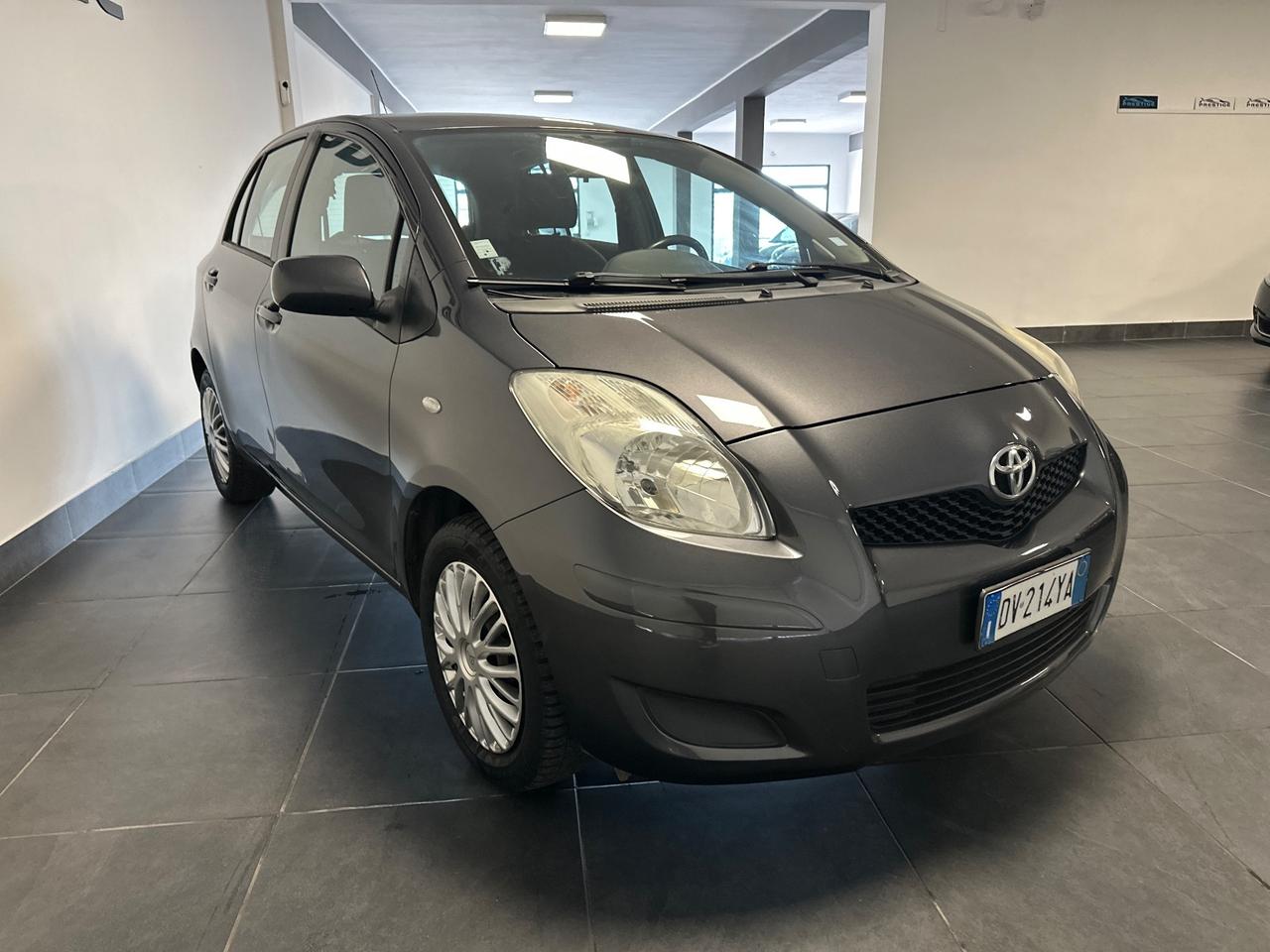 TOYOTA YARIS 1.0 NEOPATENTATI 69CV GARANZIA