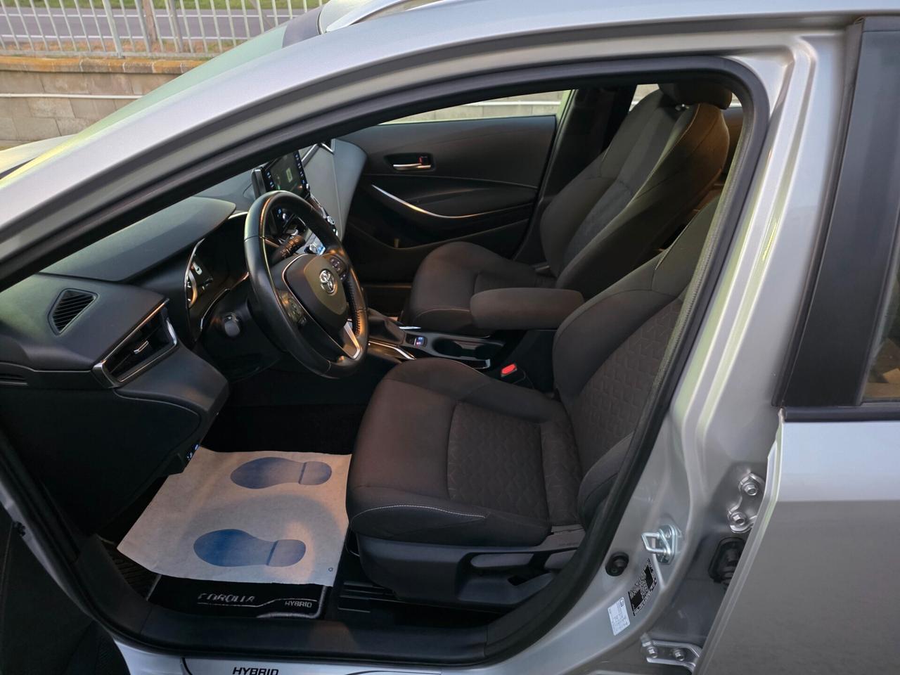 Toyota Corolla Touring Sports 1.8 Hybrid Business Tech