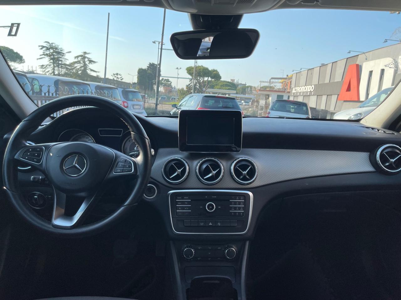 Mercedes-benz GLA 180 d Automatic Premium