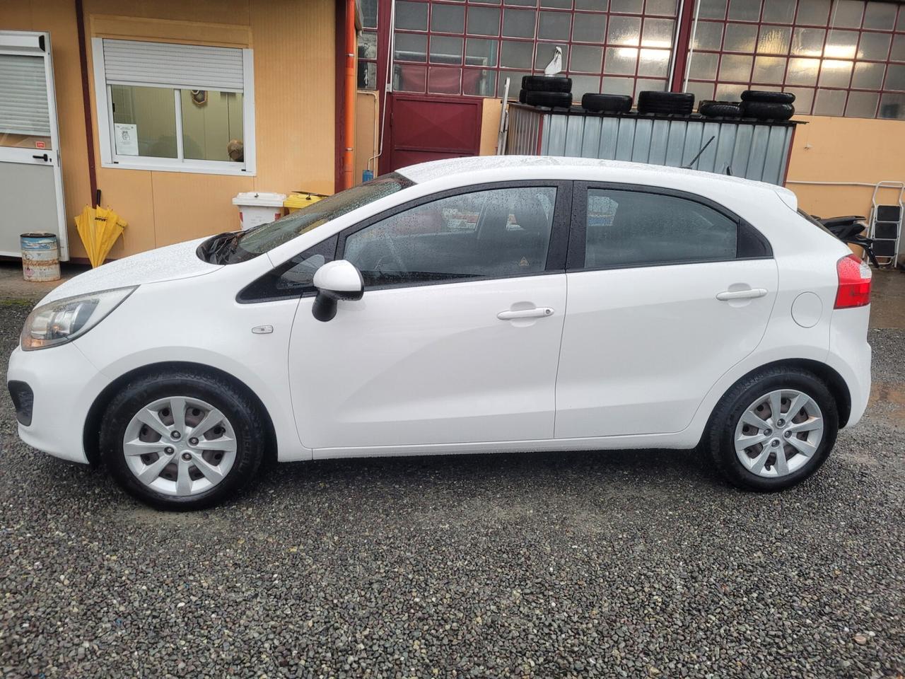 Kia Rio 1.1 CRDi X NEOPATENTATI