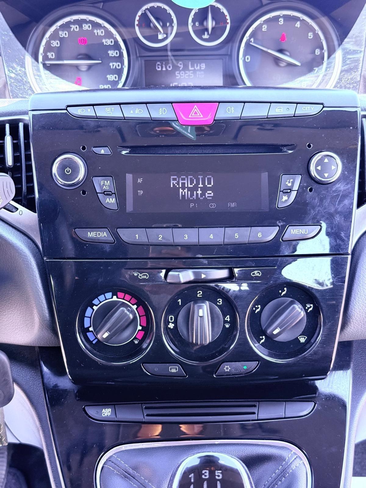 Lancia Ypsilon 1.2 69 CV 5 porte S&S Silver