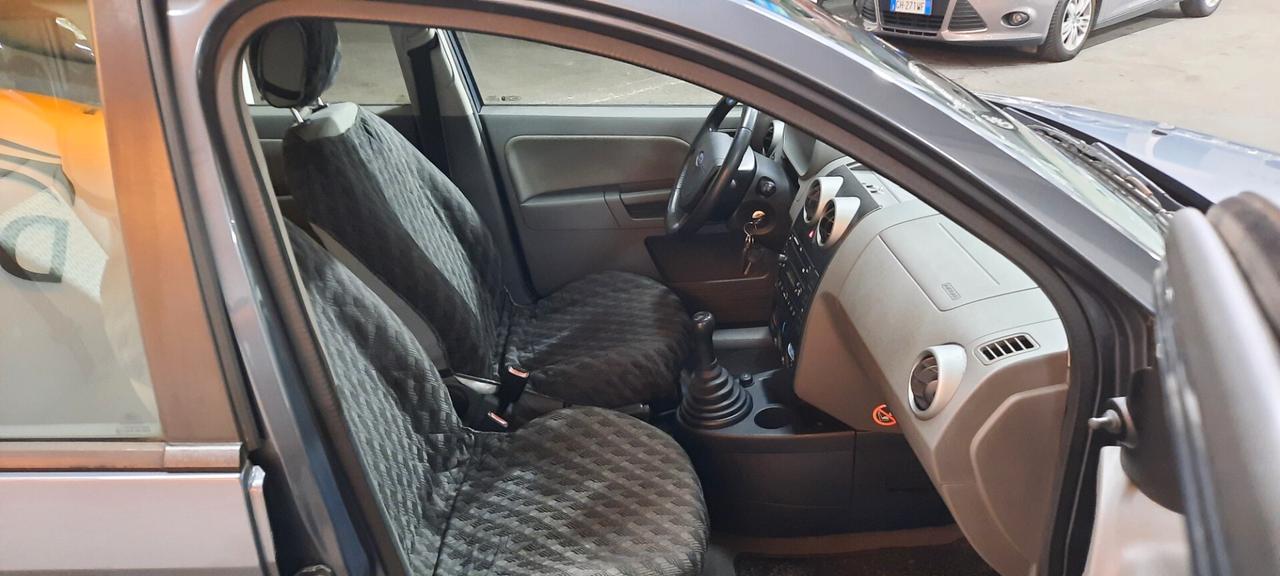 Ford Fusion 1.4 16V 5p.