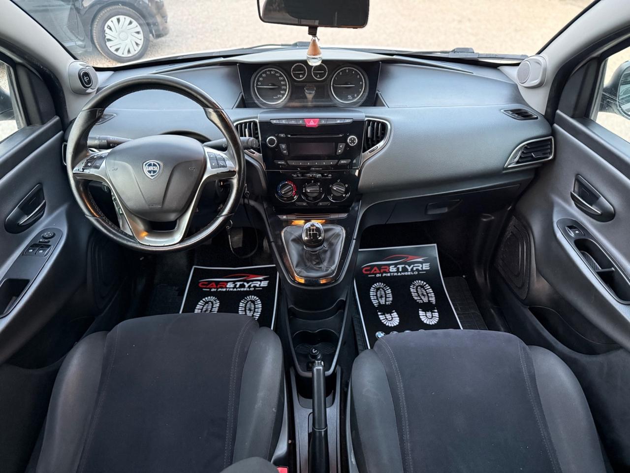 Lancia Ypsilon 1.2 69 CV 5 porte S&S Platinum
