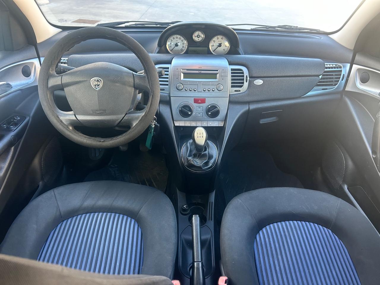 Lancia Ypsilon 1.3 MJT 90 CV DPF Sport MomoDesign