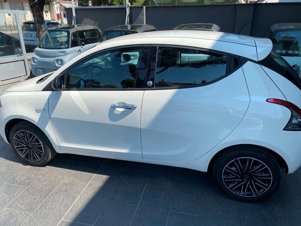 Lancia Ypsilon 1.2 69 CV 5 porte GPL Ecochic Gold