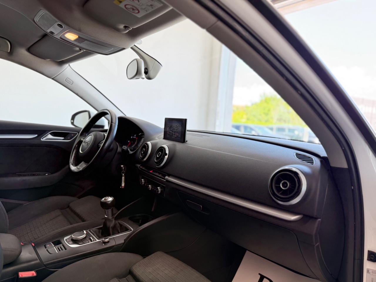 A3 Sportback 1.6 tdi Ambiente 105 cv okneopatentati