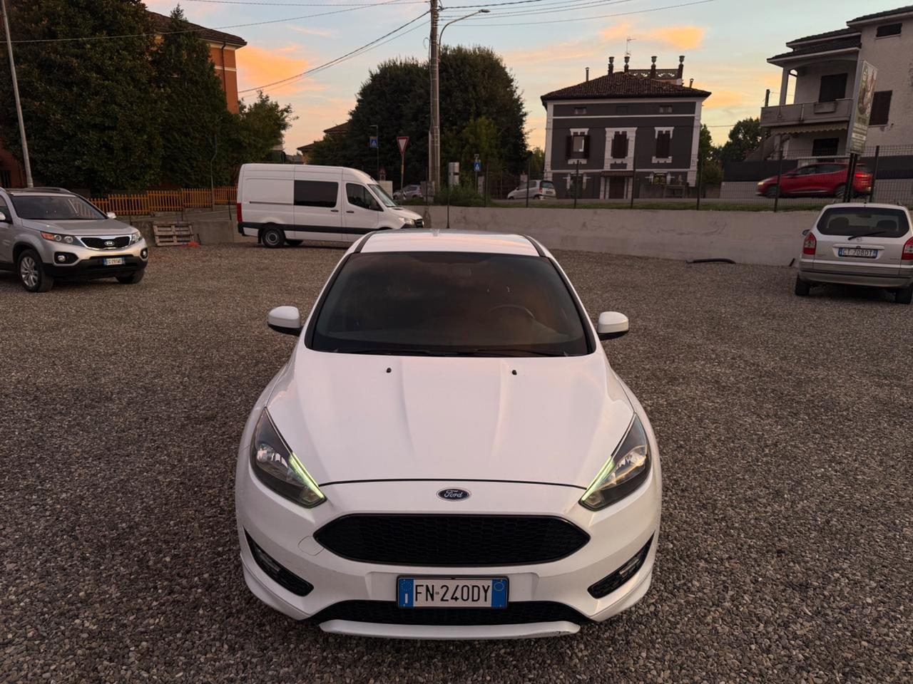 Ford Focus 1.0 EcoBoost 125 CV ST line