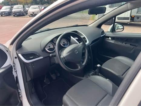 Peugeot 207 1.4 HDi 70CV 5p. Millesim 200