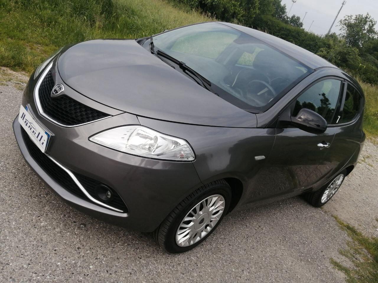 Lancia Ypsilon 1.3 MJT 95 CV 5 porte Gold